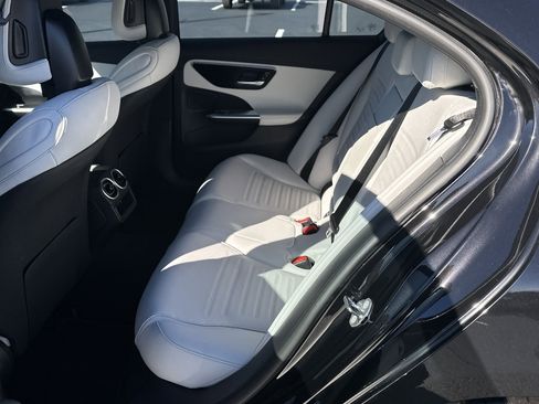 Used 2023 Mercedes-Benz C 300 Sedan image 16