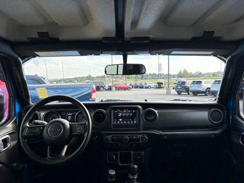 Used 2023 Jeep Gladiator Sport image 14