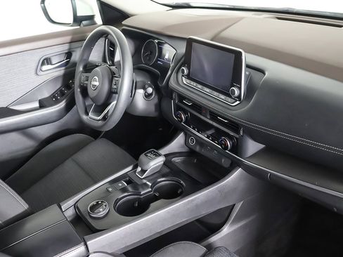 Used 2023 Nissan Rogue SV image 25