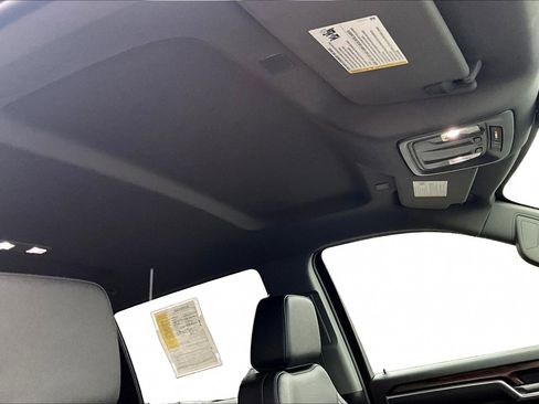 Used 2025 GMC Sierra 1500 SLT image 19