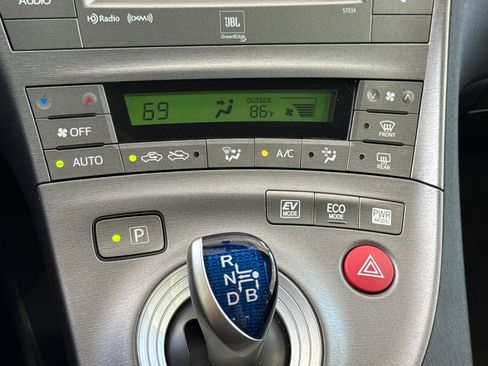 Used 2015 Toyota Prius Four FWD image 26