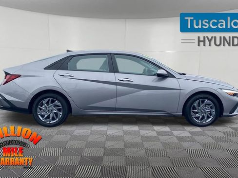 Used 2024 Hyundai Elantra SEL image 10