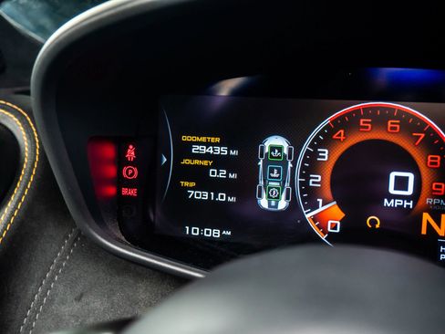 Used 2018 McLaren 570S Spider image 33