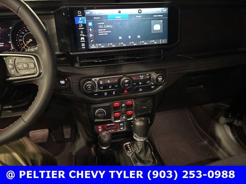 Used 2024 Jeep Wrangler Rubicon w/ XTREMEE 35" Tire Package image 15