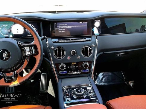Used 2026 Rolls-Royce Cullinan image 8