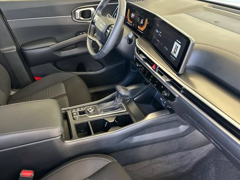 Used 2026 Kia Sorento LX FWD image 17