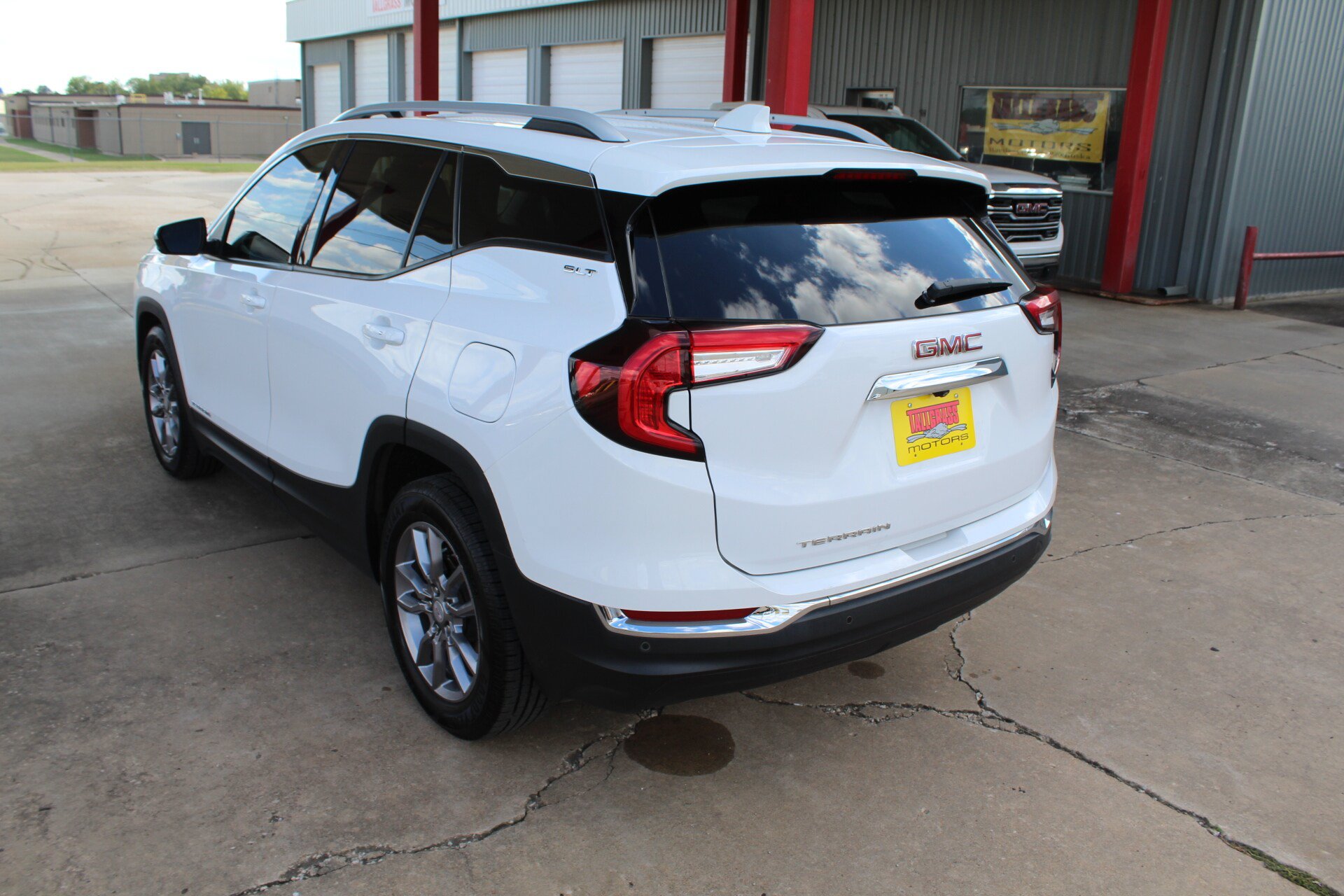 Used 2022 GMC Terrain SLT w/ Tech Package FWD image 50