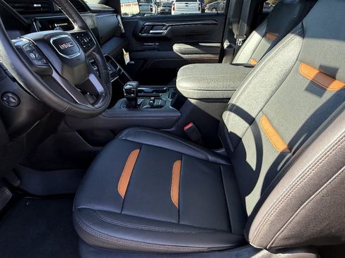 Used 2026 GMC Sierra 1500 AT4 w/ Technology Package AWD/4WD image 10