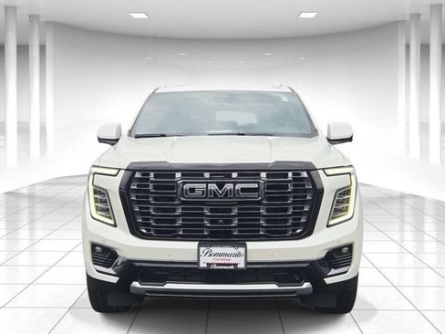 Used 2025 GMC Yukon Denali Ultimate AWD/4WD image 5