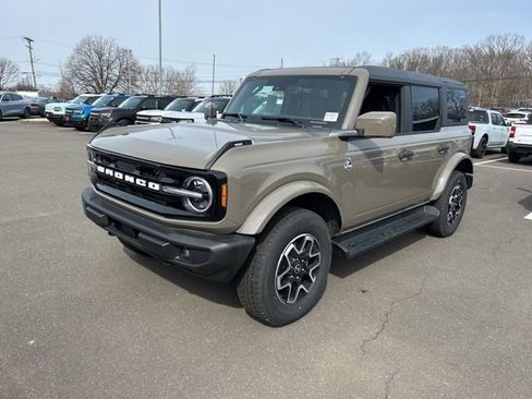 New 2026 Ford Bronco Outer Banks AWD/4WD image 3