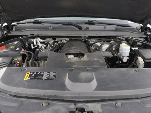 Used 2018 Cadillac Escalade Luxury image 16