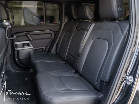 Used 2023 Land Rover Defender 110 S image 24