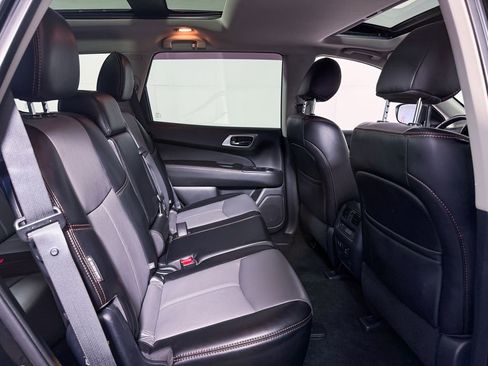 Used 2020 Nissan Pathfinder SL image 37