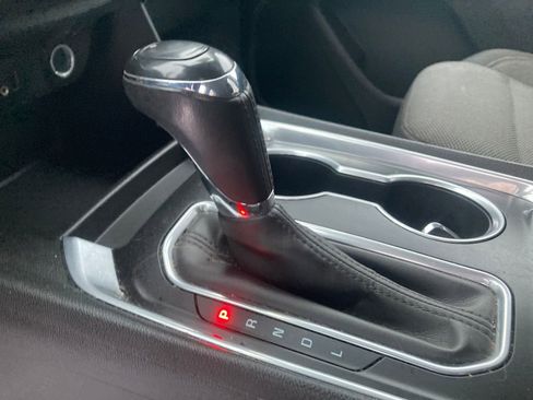 Used 2019 Chevrolet Traverse LT image 28