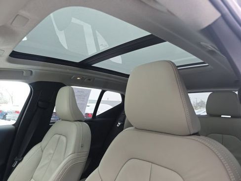 Certified 2023 Volvo XC40 B5 Plus w/ Driver Assist Package image 28