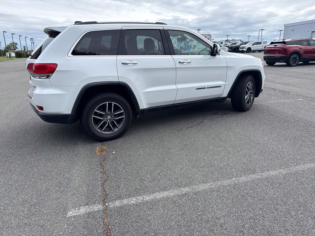 Used 2018 Jeep Grand Cherokee Limited AWD/4WD image 2