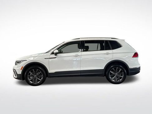 Certified 2022 Volkswagen Tiguan SE image 9