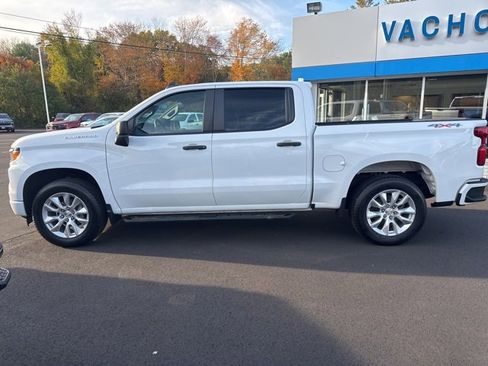 Used 2022 Chevrolet Silverado 1500 Custom image 2