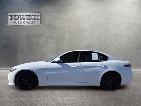 Used 2018 Alfa Romeo Giulia Ti Sport w/ Quick Order Package 22U Sport RWD image 7