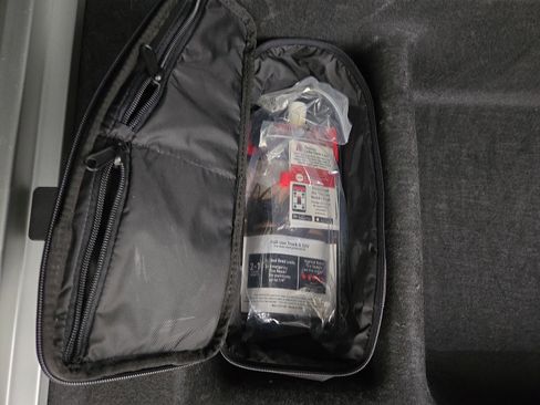 Used 2022 Rivian R1S Launch Edition image 31