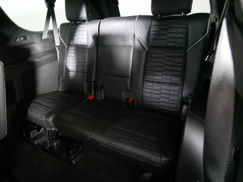 Used 2023 Cadillac Escalade ESV Premium Luxury Platinum w/ LPO, Floor Liner Package AWD/4WD image 33