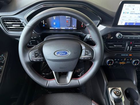 Used 2025 Ford Escape ST-Line AWD/4WD image 14