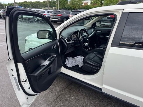 Used 2019 Dodge Journey GT w/ Driver Convenience Group AWD/4WD image 16