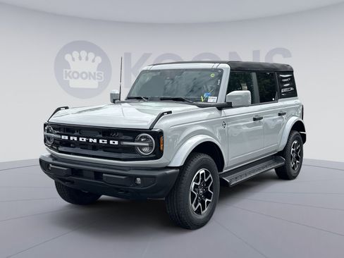 New 2026 Ford Bronco Outer Banks AWD/4WD image 1