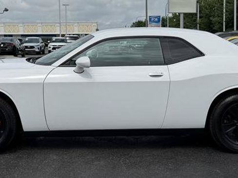 Used 2018 Dodge Challenger SXT RWD image 7