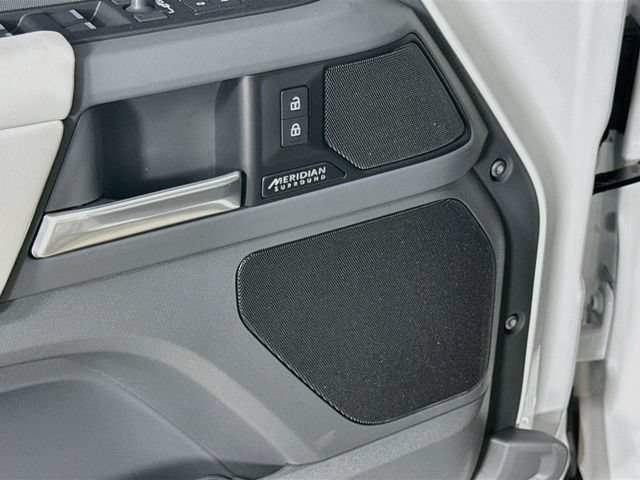New 2026 Land Rover Defender 110 X-Dynamic SE AWD/4WD image 21