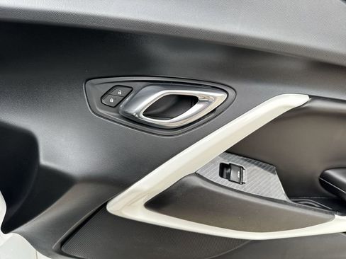 Used 2018 Chevrolet Camaro LT w/ RS Package image 43