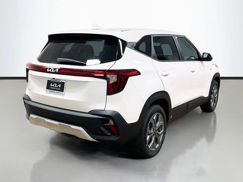 New 2026 Kia Seltos LX image 7