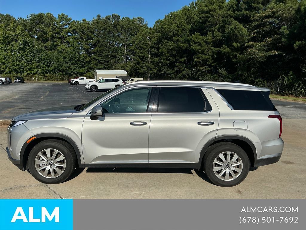 Used 2025 Hyundai Palisade SEL FWD image 2