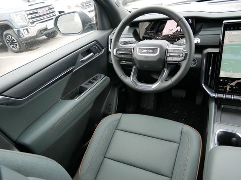 New 2026 GMC Acadia AT4 w/ Luxury Package image 12