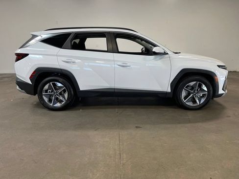 Used 2025 Hyundai Tucson SEL FWD image 2