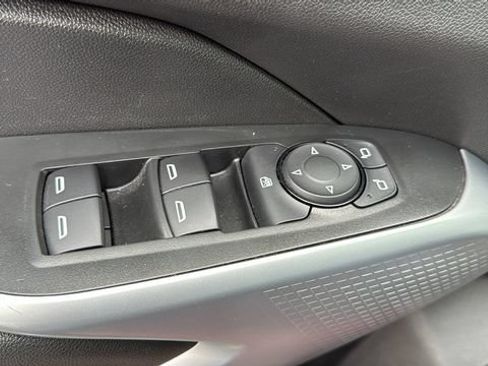 Used 2024 Chevrolet Trax LS w/ LS Convenience Package FWD image 27