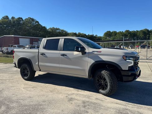 New 2026 Chevrolet Silverado 1500 ZR2 image 9