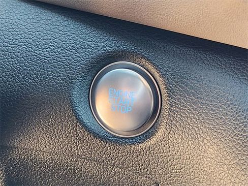 Used 2023 Hyundai Santa Fe SEL image 20