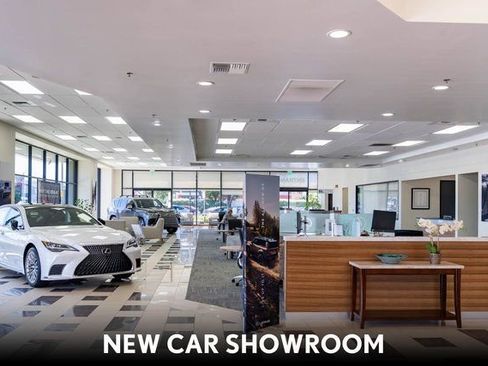 Certified 2023 Lexus RZ 450e Premium w/ Accessory Package (Z1) image 34