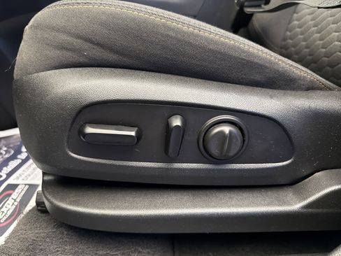 Used 2020 Chevrolet Equinox LT image 12