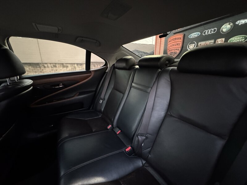 Used 2012 Lexus LS 460 w/ Sport Pkg RWD image 33