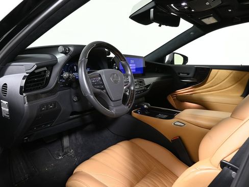 Used 2024 Lexus LS 500 AWD w/ Luxury Package image 4