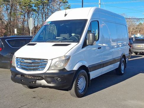 Used 2014 Freightliner Sprinter 2500 image 3