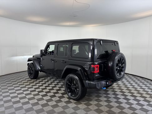 Used 2024 Jeep Wrangler Unlimited Sahara AWD/4WD image 8