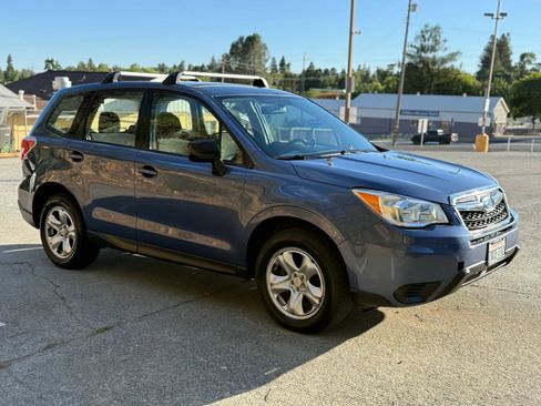 Used 2014 Subaru Forester 2.5i AWD/4WD image 10