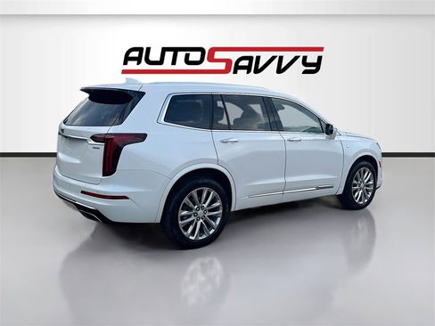 Used 2022 Cadillac XT6 Premium Luxury image 7