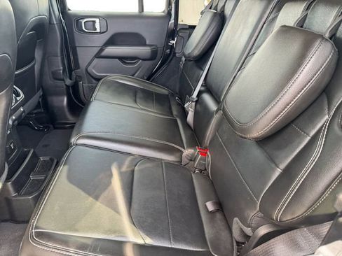 Used 2023 Jeep Wrangler Unlimited Sahara w/ Cold Weather Group image 16