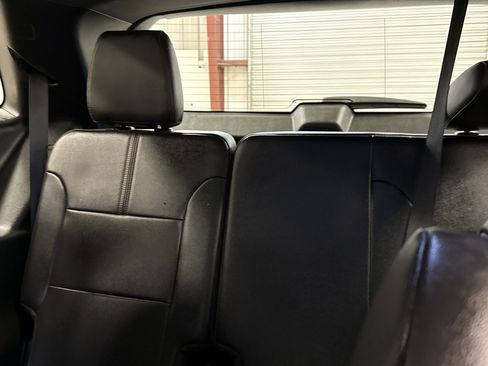 Used 2023 Chevrolet Traverse RS image 11
