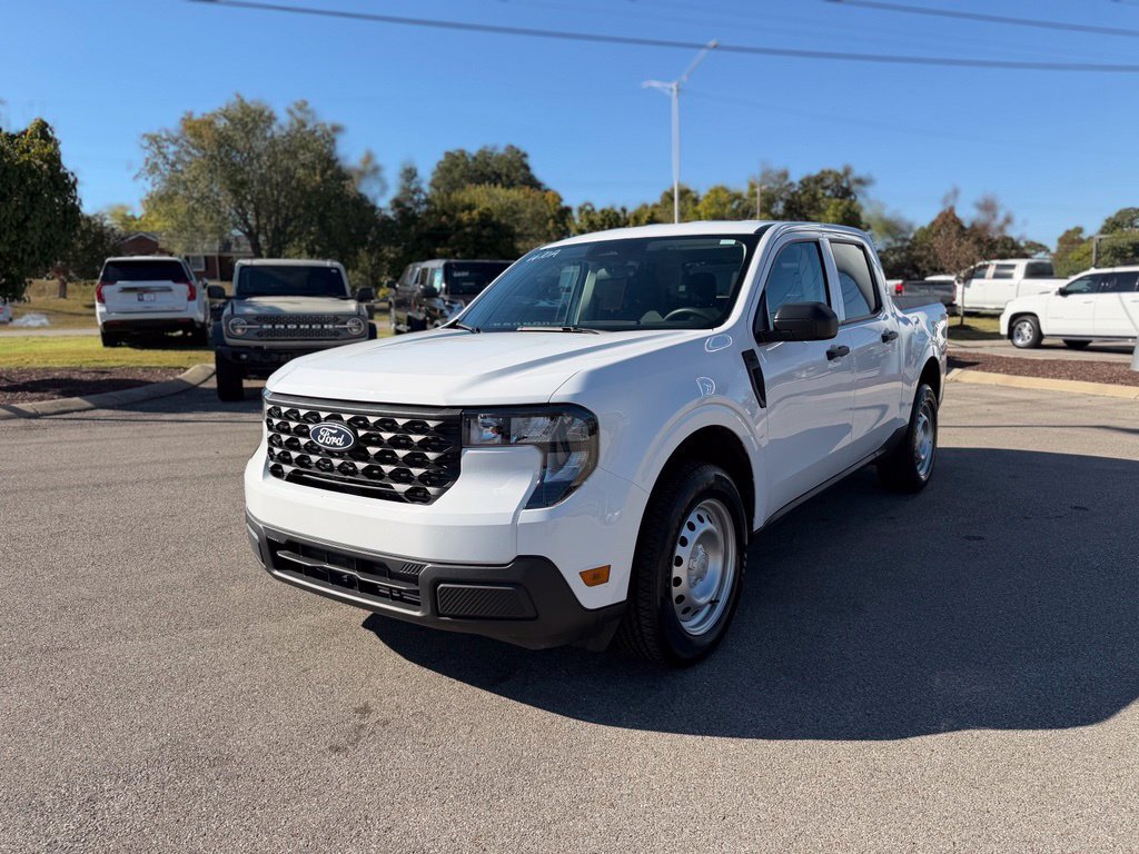 Used 2025 Ford Maverick XL FWD image 3