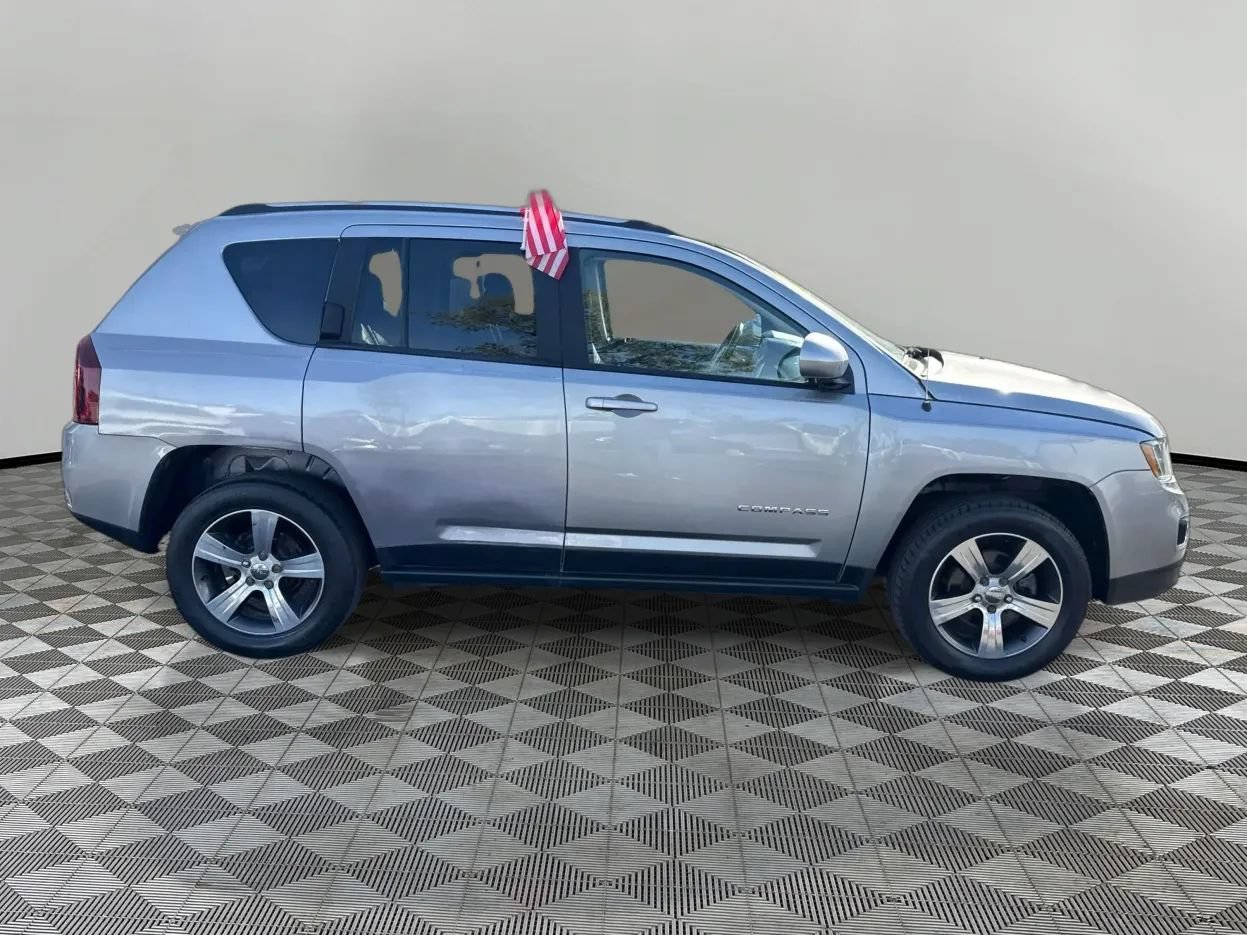 Used 2016 Jeep Compass High Altitude AWD/4WD image 4